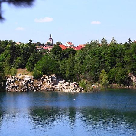 Vas Sklep - Vinny Sklep A Penzion Znojmo Buitenkant foto