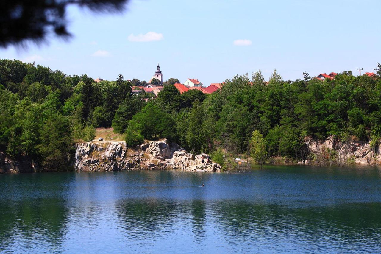 Vas Sklep - Vinny Sklep A Penzion Znojmo Buitenkant foto