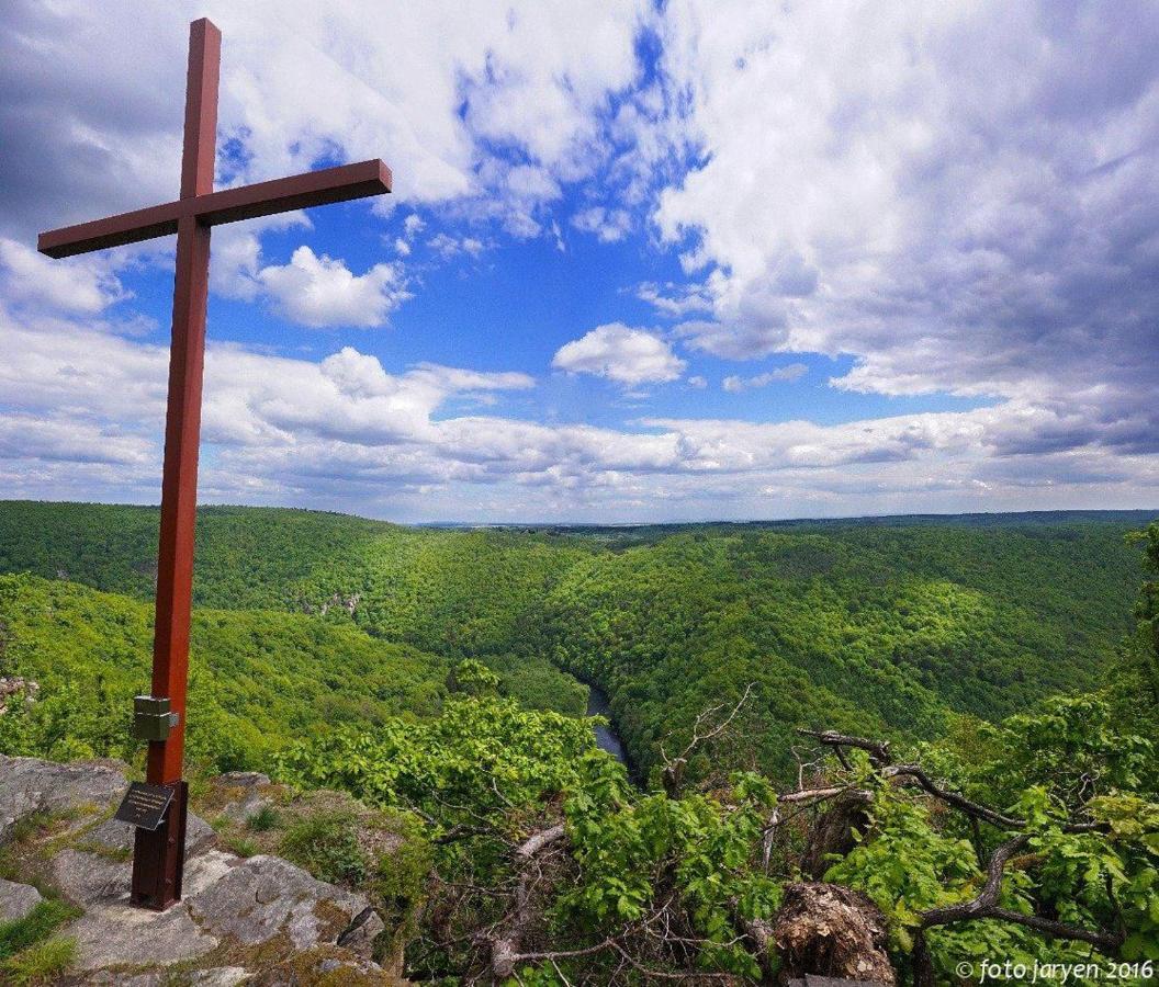 Vas Sklep - Vinny Sklep A Penzion Znojmo Buitenkant foto