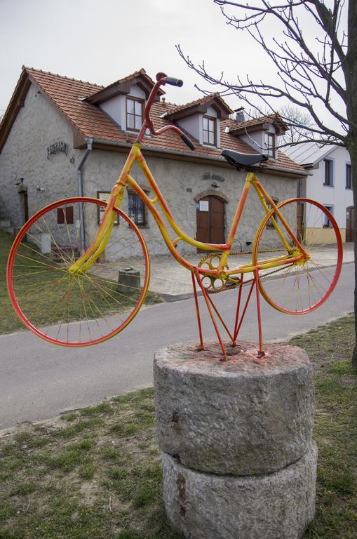 Vas Sklep - Vinny Sklep A Penzion Znojmo Buitenkant foto