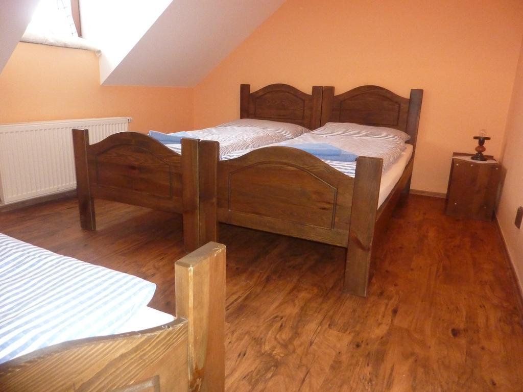 Vas Sklep - Vinny Sklep A Penzion Znojmo Kamer foto